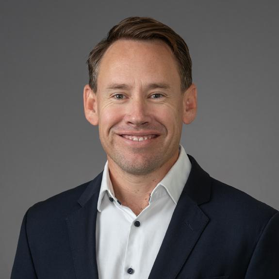 Headshot of Daniel Dettor