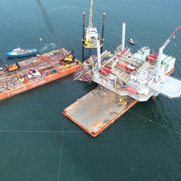 Wreck Removal, Oil Rig